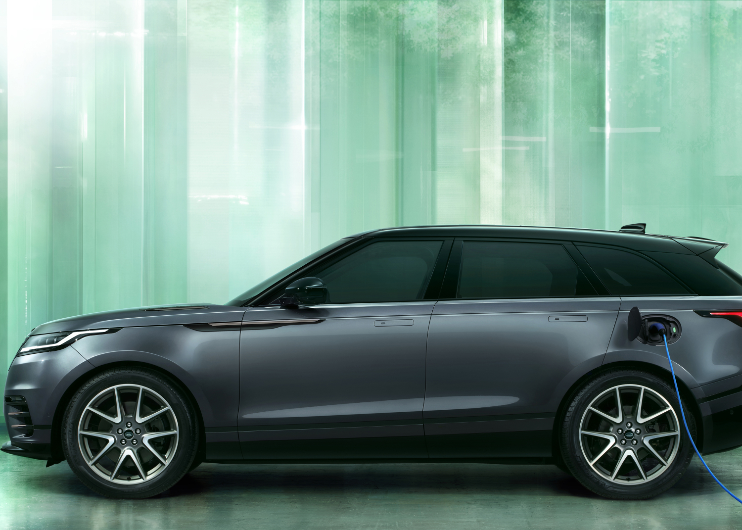 STUDIO (PHEV) - NEW RANGE ROVER VELAR