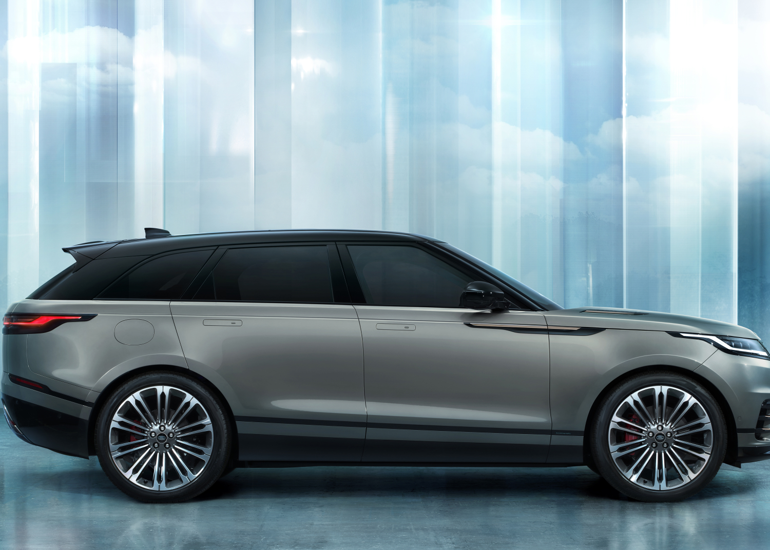STUDIO - NEW RANGE ROVER VELAR