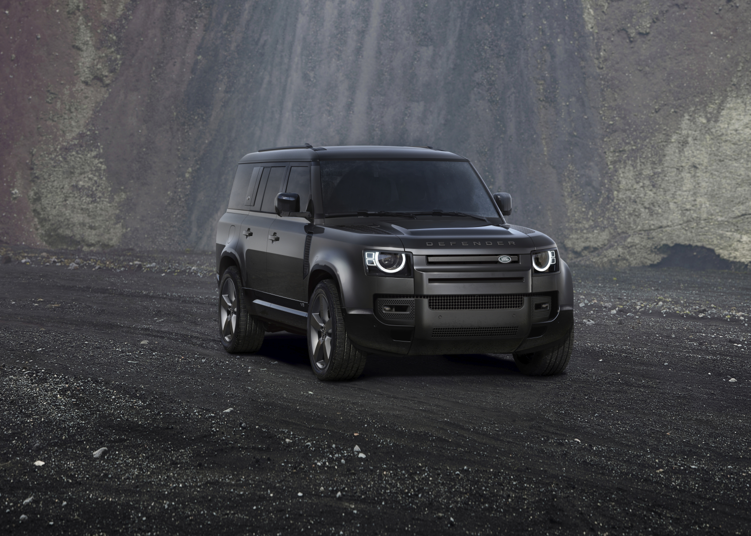 DEFENDER 130 V8