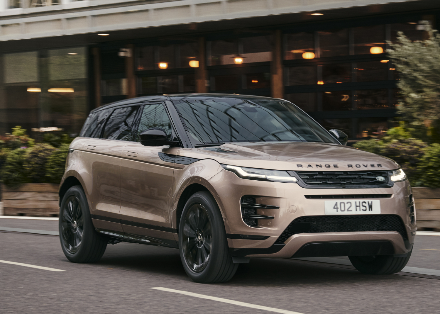LOCATION - RANGE ROVER EVOQUE 24MY (DYNAMIC HSE)