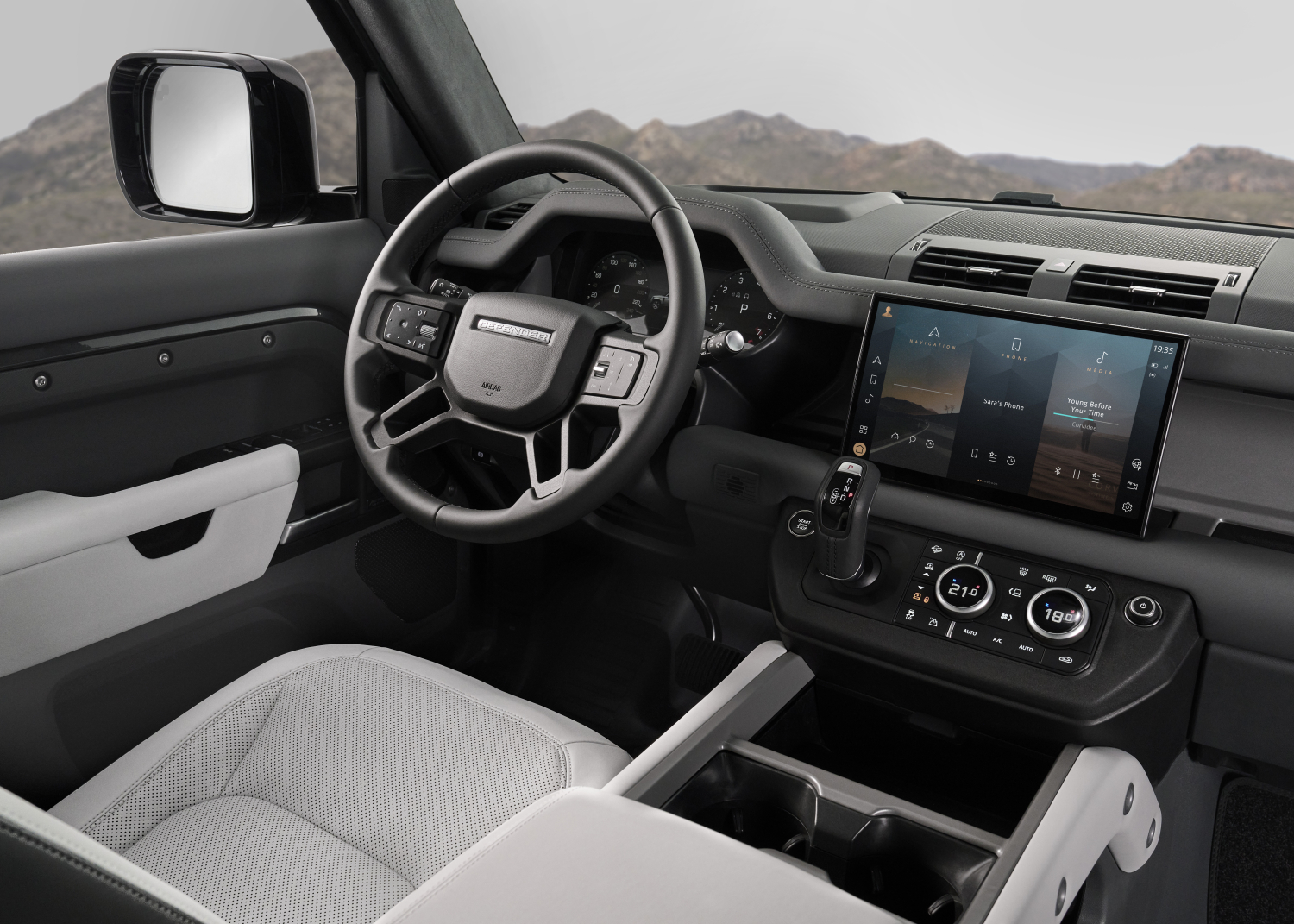 Defender 130 V8 Interior with Captain Chairs
