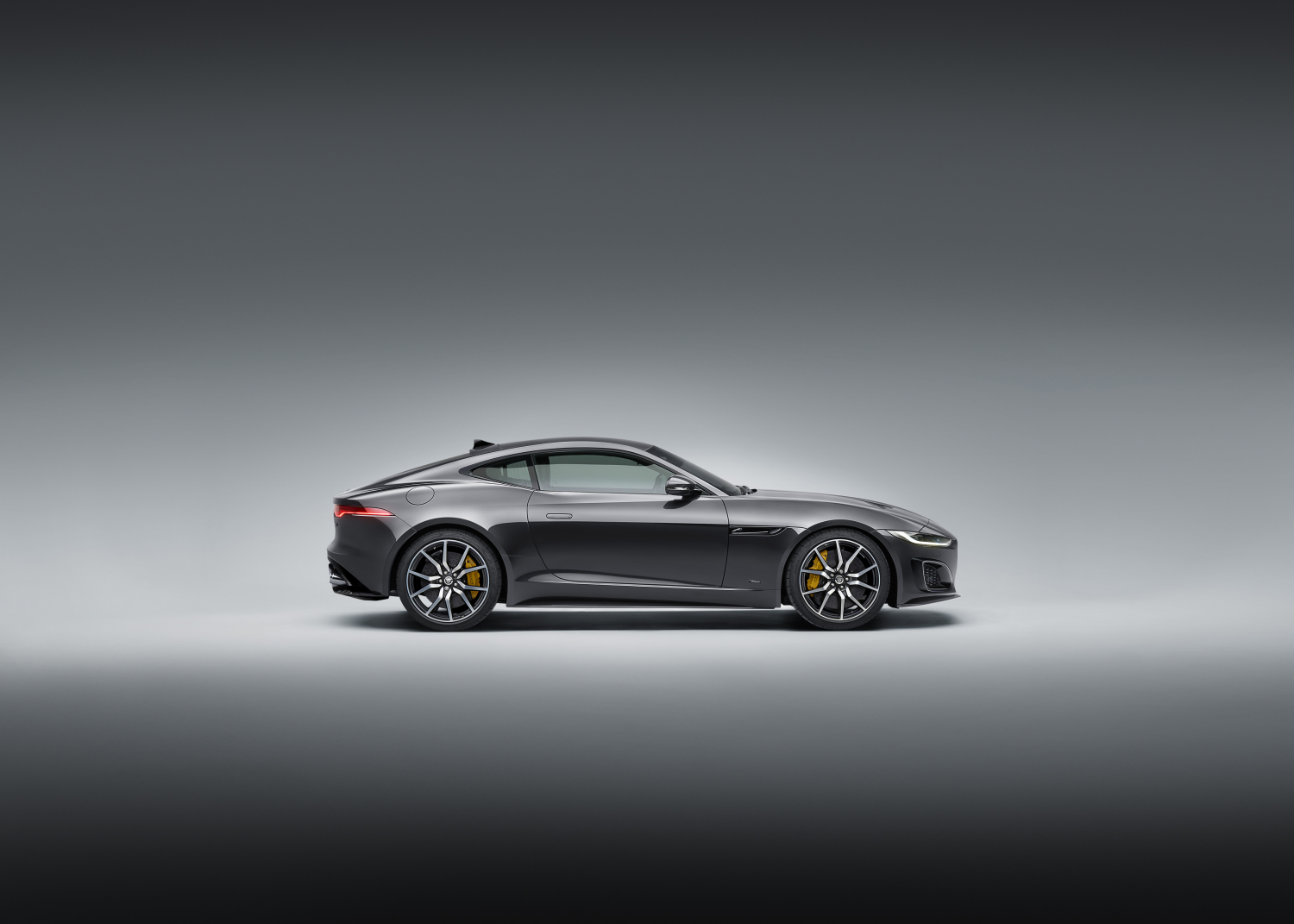JAGUAR MARKS SPORTS CAR ANNIVERSARY WITH FINAL F-TYPE    
