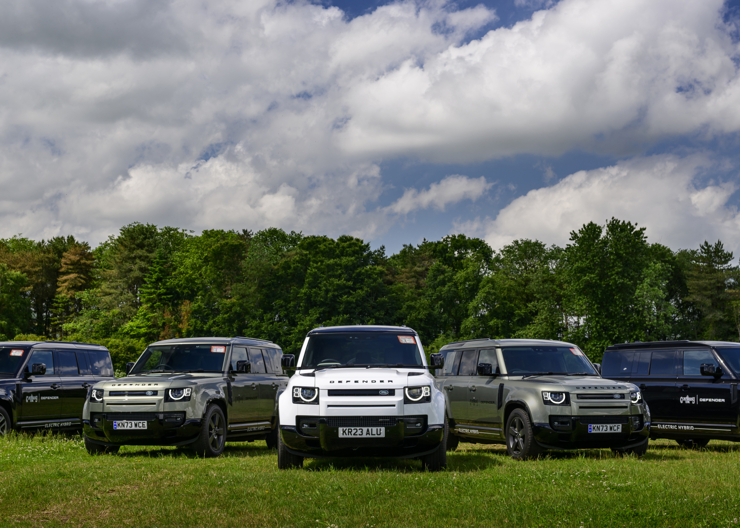DEFENDER TEAMS UP WITH GLASTONBURY, LEADING THE WAY FOR ENVIRONMENTALLY CONSCIOUS FESTIVALS 