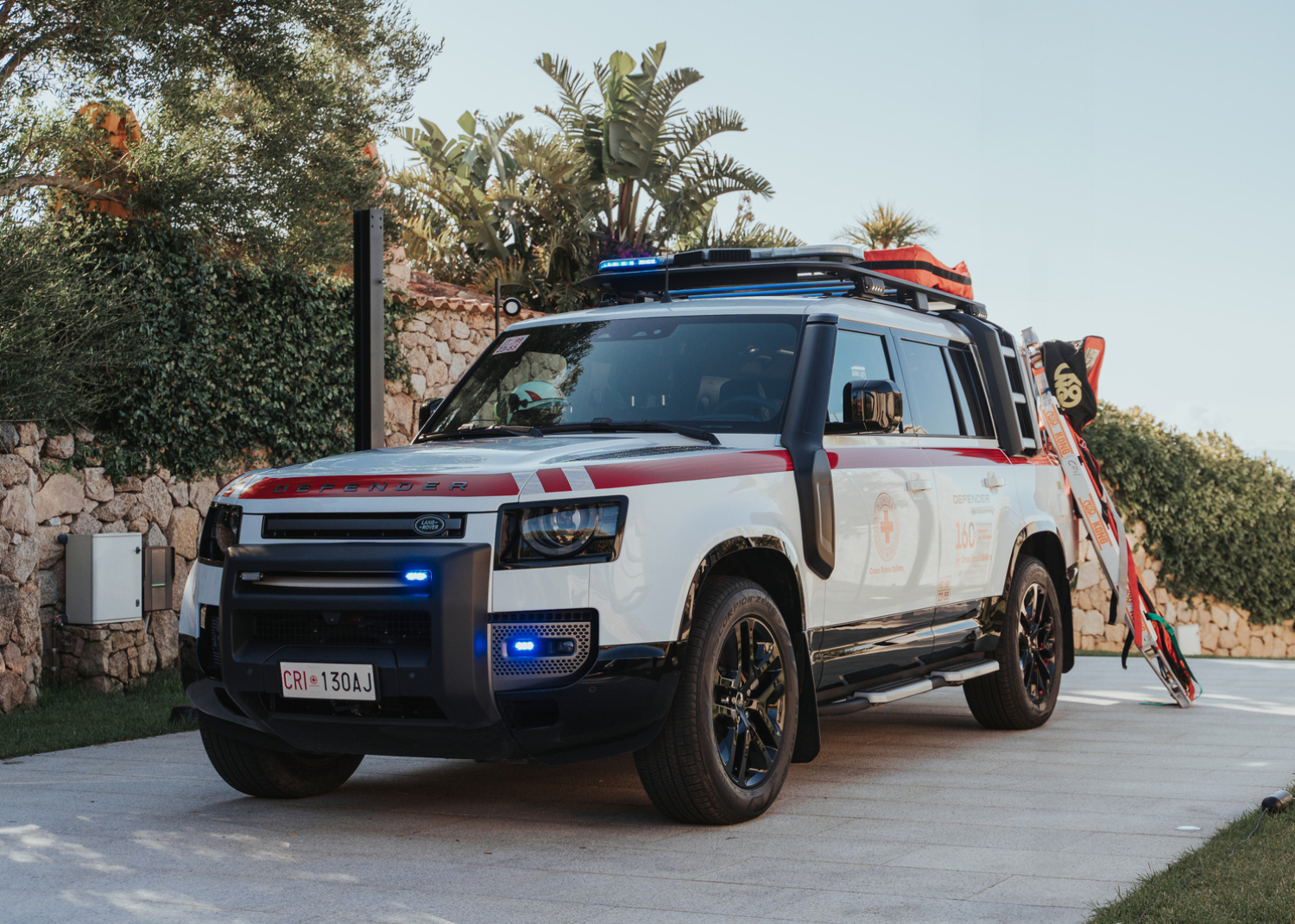 DEFENDER MARKS 70 YEARS OF ITS LANDMARKDEFENDER MARKS 70 YEAR PARTNERSHIP WITH BRITISH RED CROSS