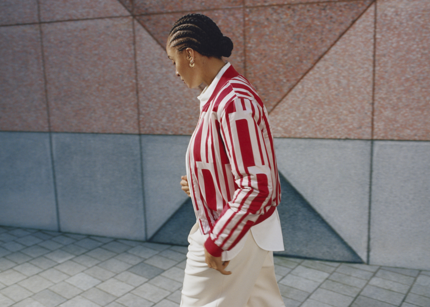 ADWOA ABOAH WEARING THE LONDON COLLECTION BY RANGE ROVER