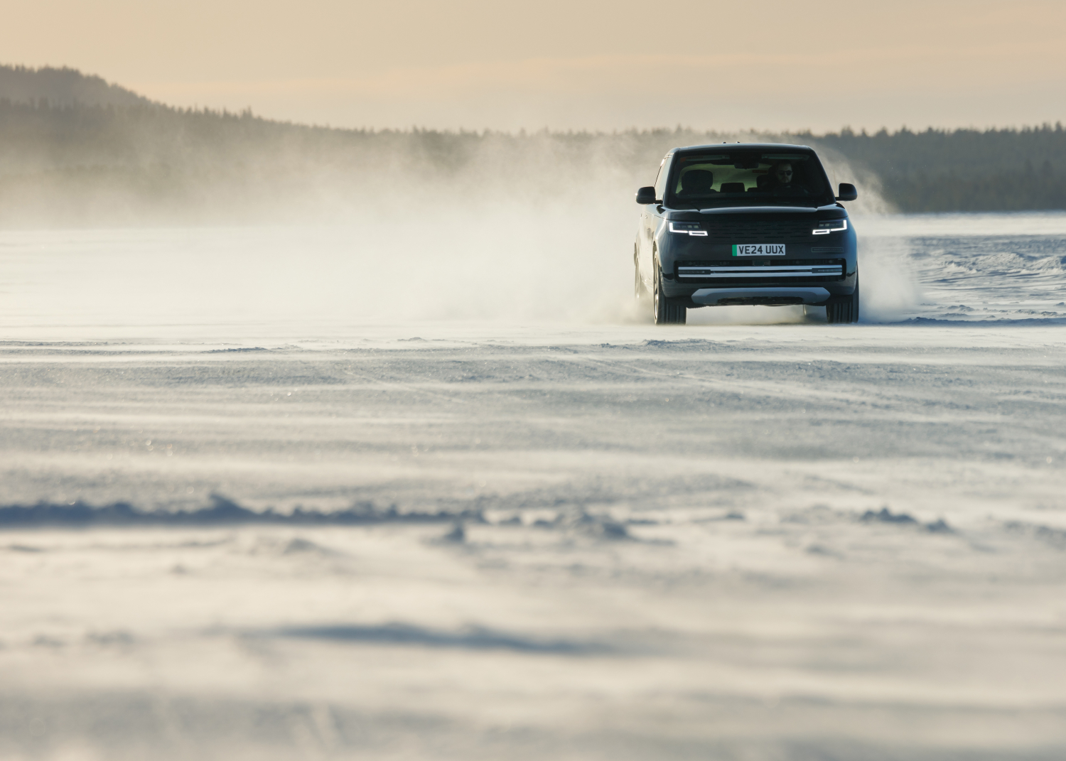 RANGE ROVER ELECTRIC WINTER TEST AND DEVELOPMENT