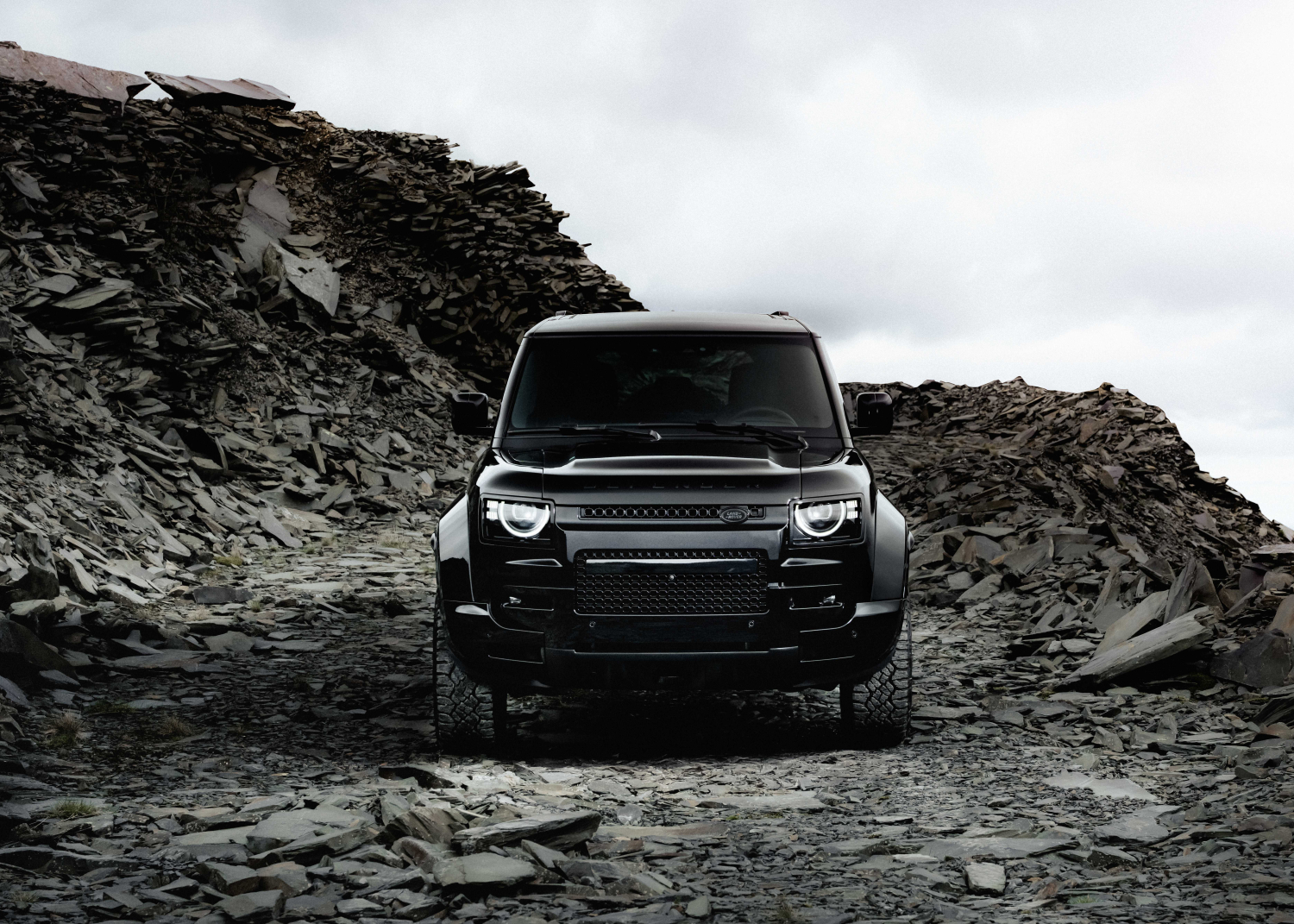 DEFENDER OCTA BLACK: LA ROCK STAR 4X4 