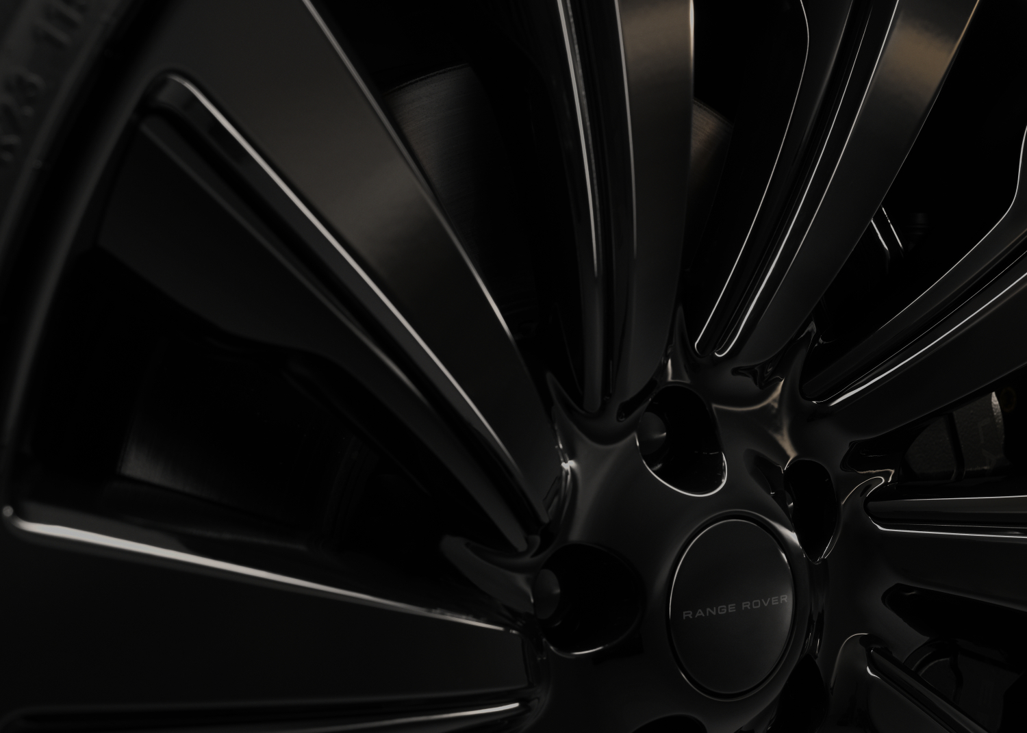 INTRODUCING RANGE ROVER SV BLACK