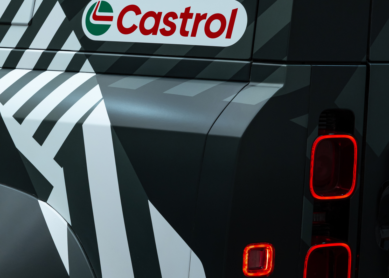 DEFENDER_RALLY_CASTROL_02
