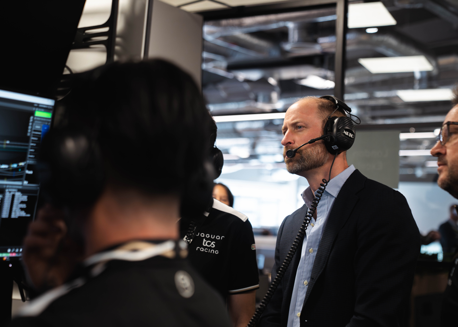 J_TCS_Racing_HRH_Visits_Jaguar_TCS_Racing_Headquarters_230426_001