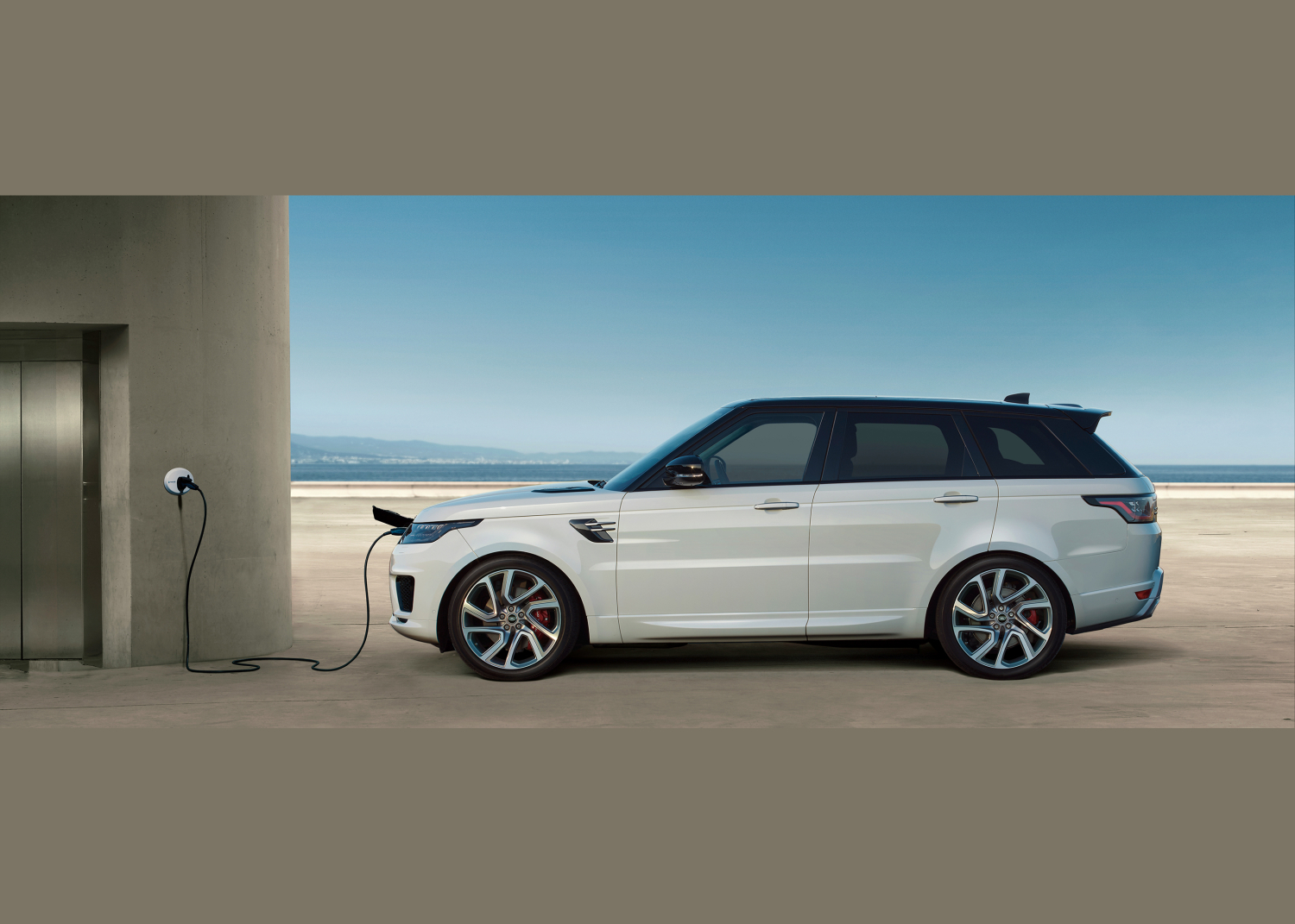 THE NEW RANGE ROVER SPORT