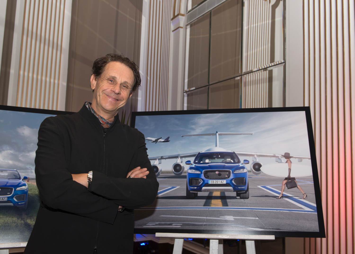 LA JAGUAR F-PACE IMAGINEE PAR LE PHOTOGRAPHE AUTOMOBILE DINGO  AUTOUR DE DOUZE COMPOSITIONS ARTISTIQUES