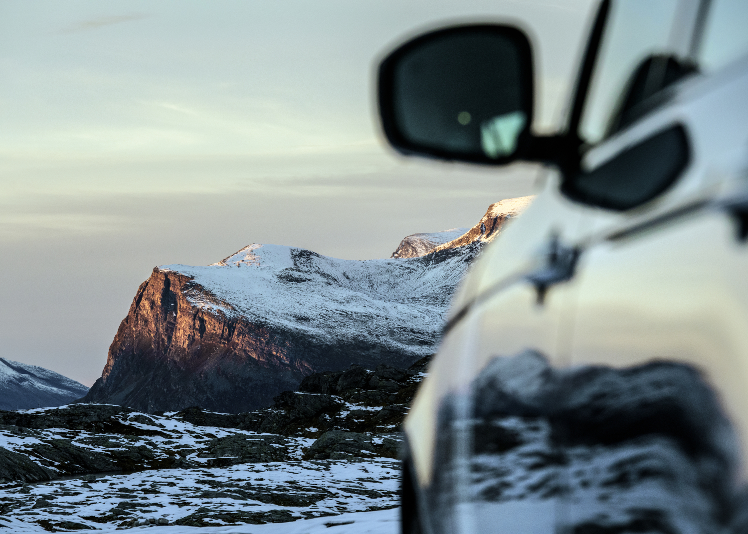 RANGE ROVER AND JONAS BENDIKSEN CAPTURE THE WORLD’S ULTIMATE VISTAS