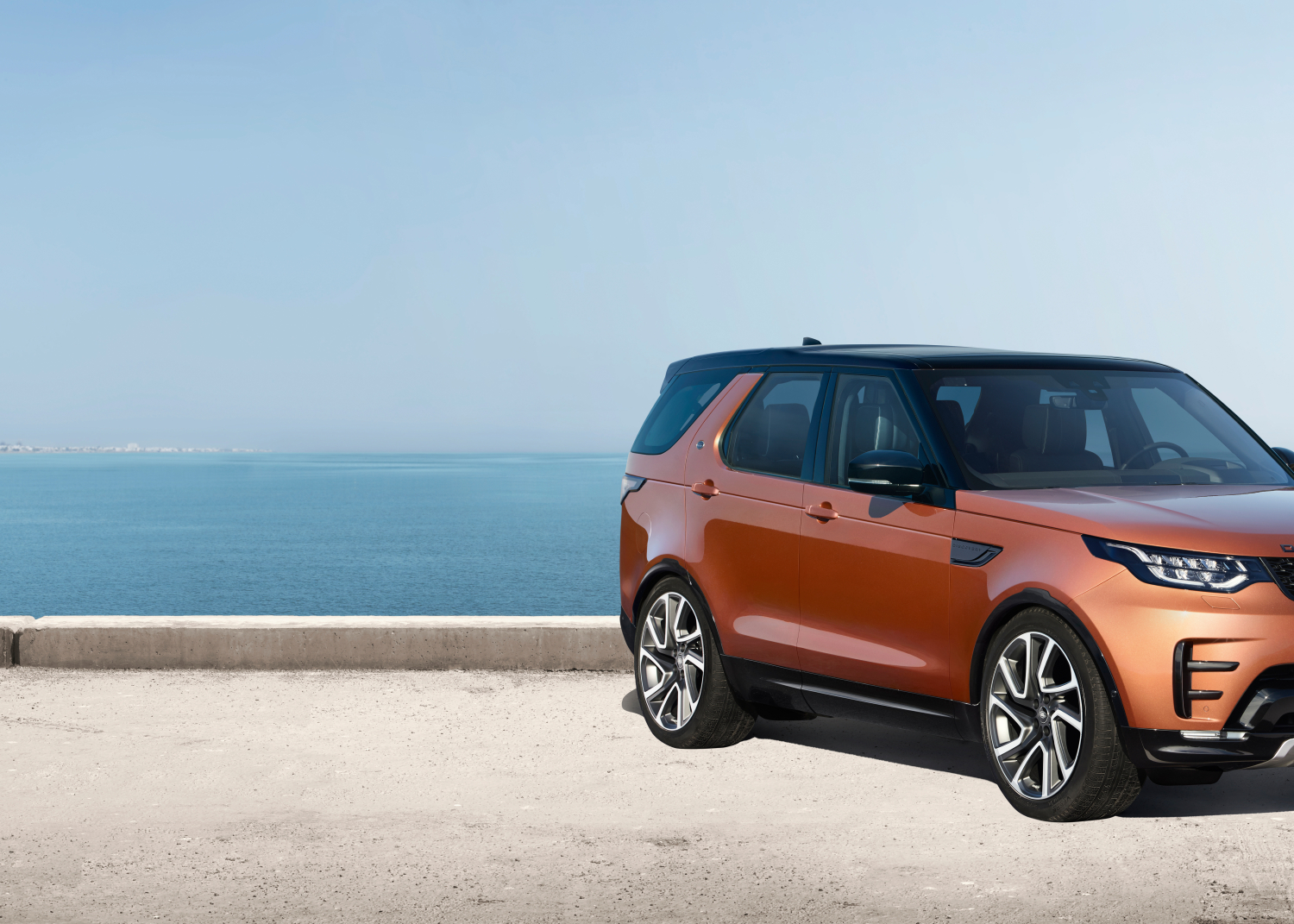 LAND ROVER REVEALS NEW DISCOVERY - DYNAMIC DESIGN PACK
