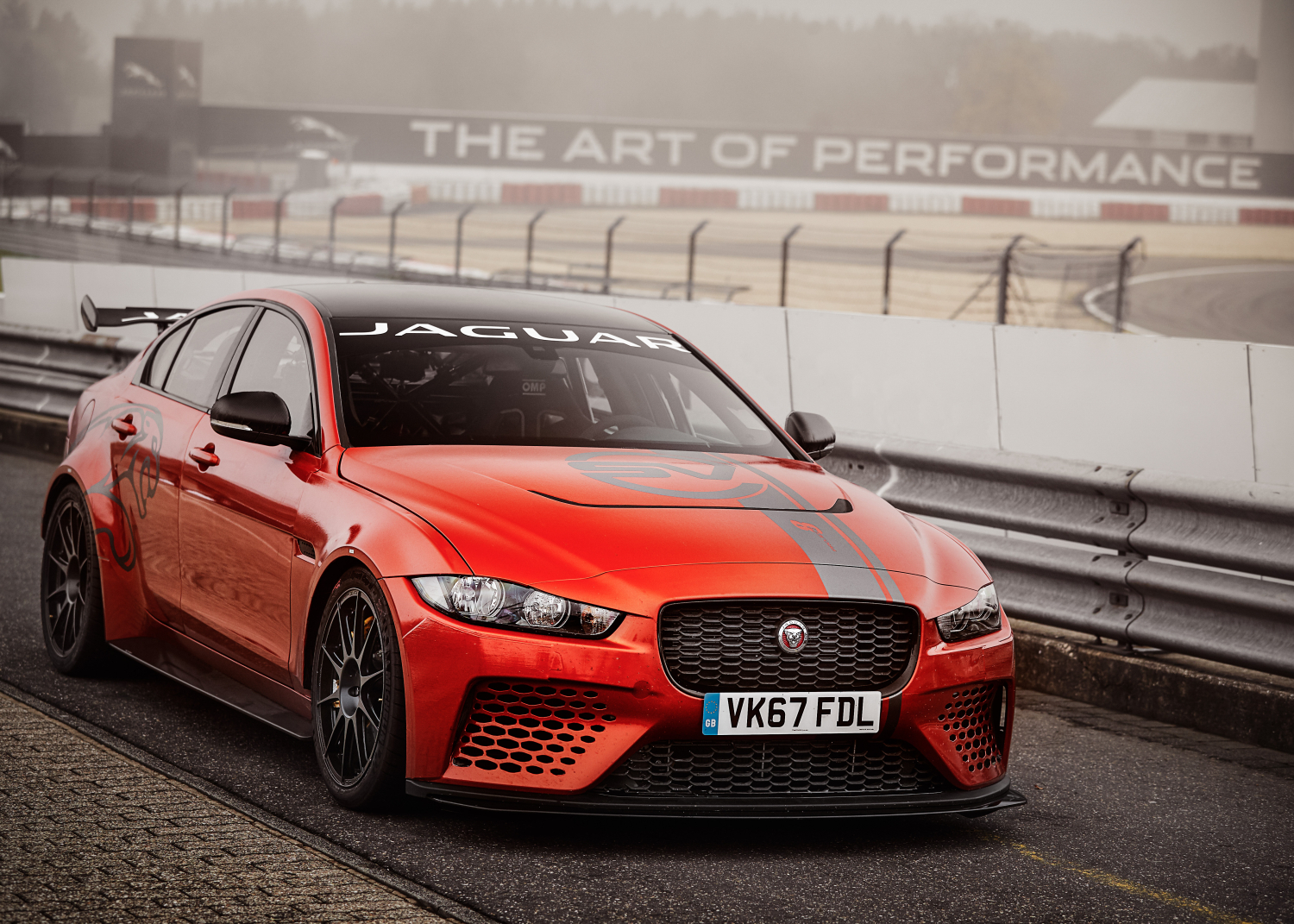 JAGUAR XE SV PROJECT 8 IS WORLD’S FASTEST SALOON CAR, WITH RECORD NÜRBURGRING NORDSCHLEIFE LAP