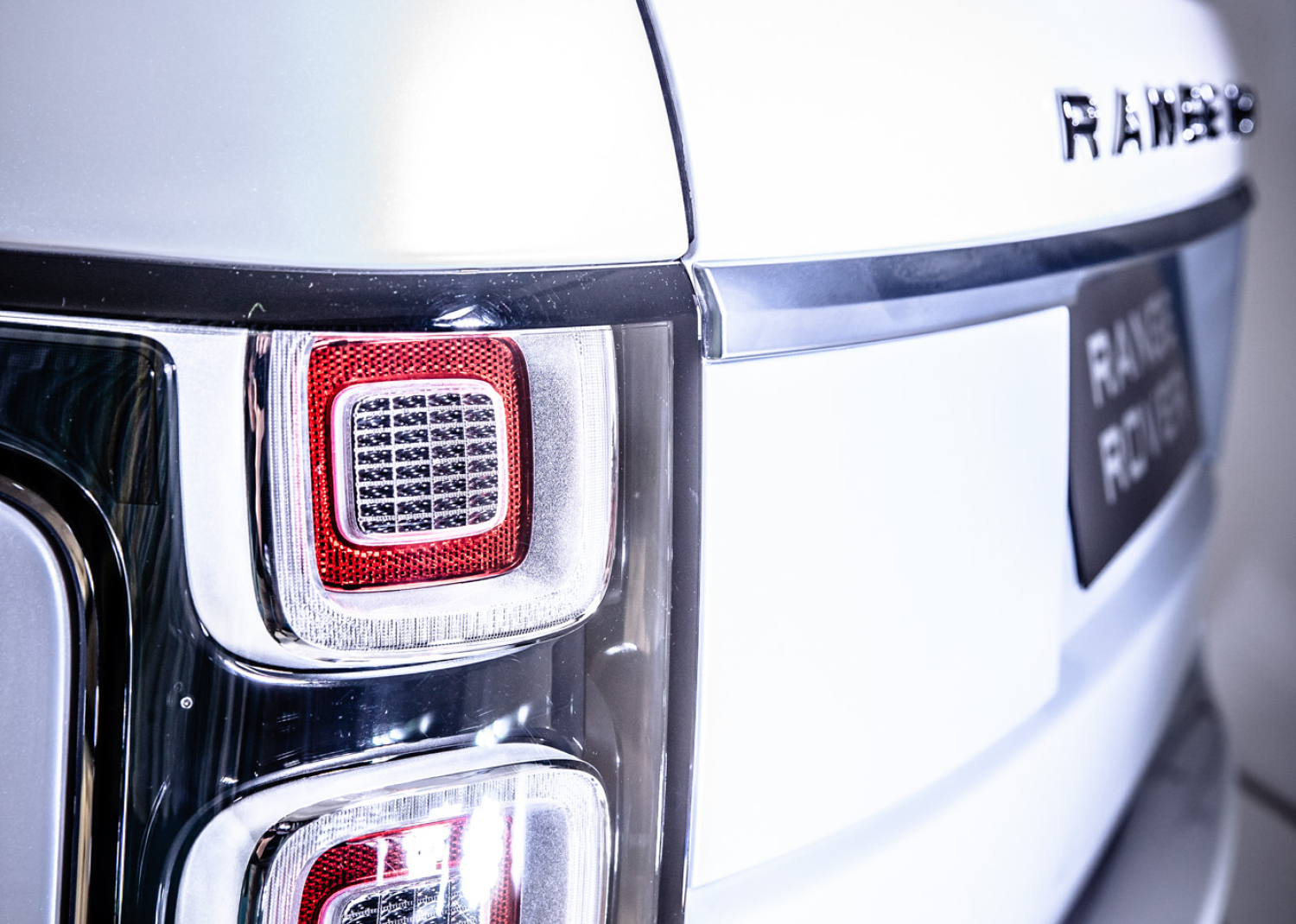 LAND ROVER AL FUORISALONE 2018