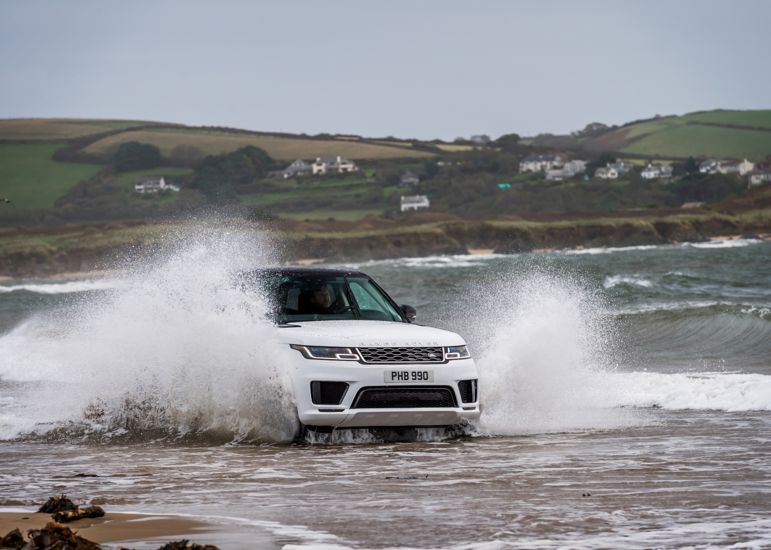 CHALLENGE ACCEPTED: NEW RANGE ROVER SPORT CONQUERS LAND AND SEA IN UNIQUE POINT-TO-POINT