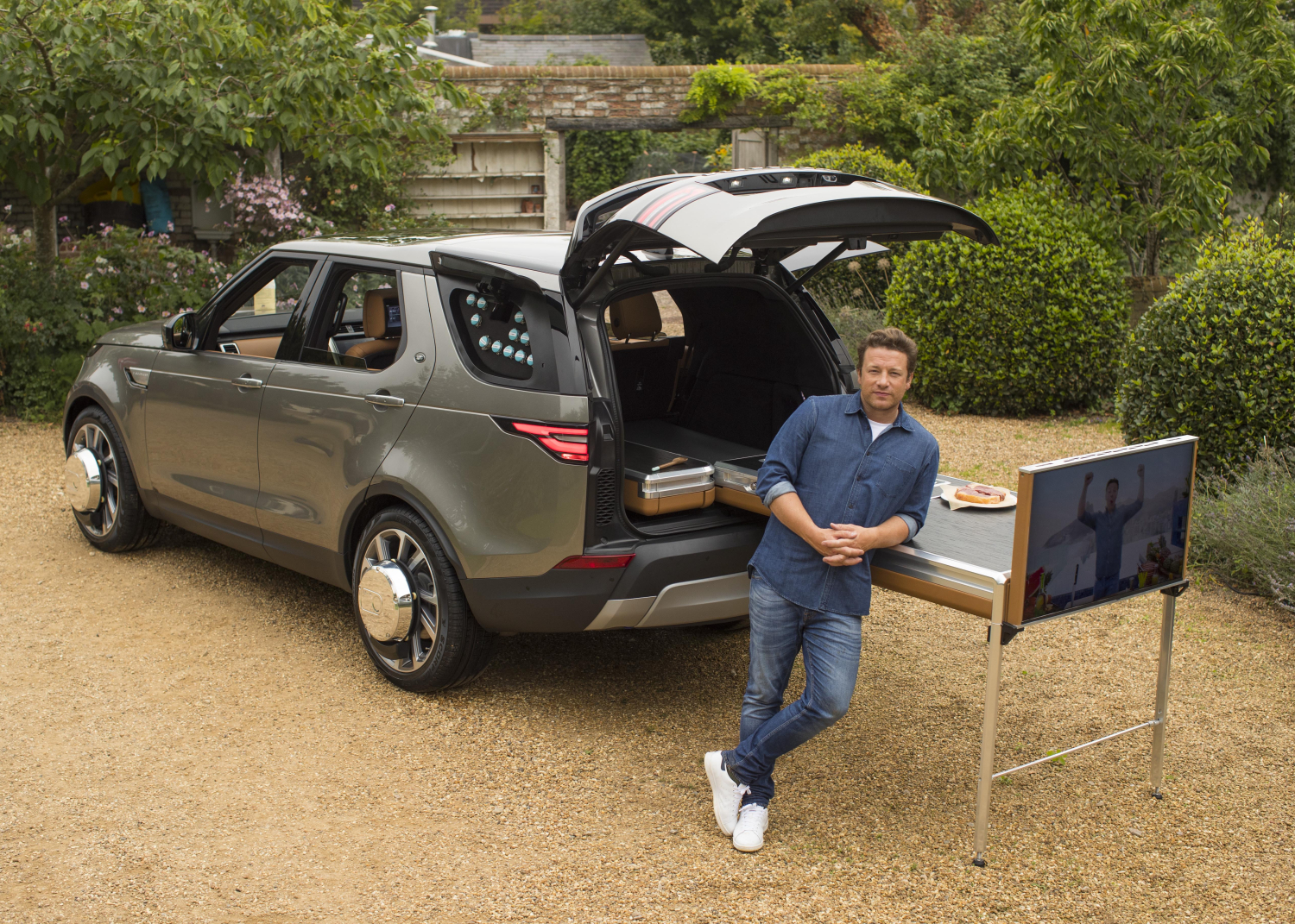 Jamie Oliver and Jaguar Land Rover have created the ultimate kitchen on four wheels