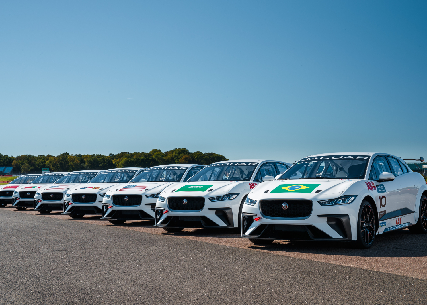 JAGUAR CRÉE L’ÉVÈNEMENT EN LANÇANT UN CHAMPIONNAT DE VÉHICULES ÉLECTRIQUES
