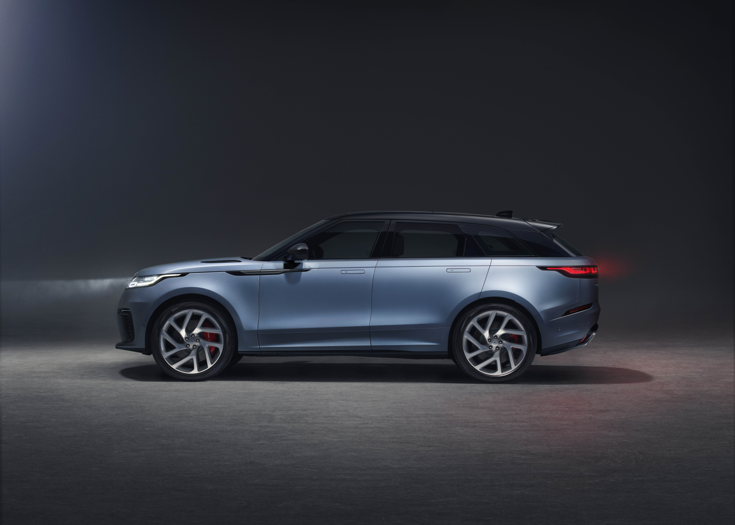 STUDIO IMAGE - NEW RANGE ROVER VELAR SVAUTOBIOGRAPHY DYNAMIC EDITION