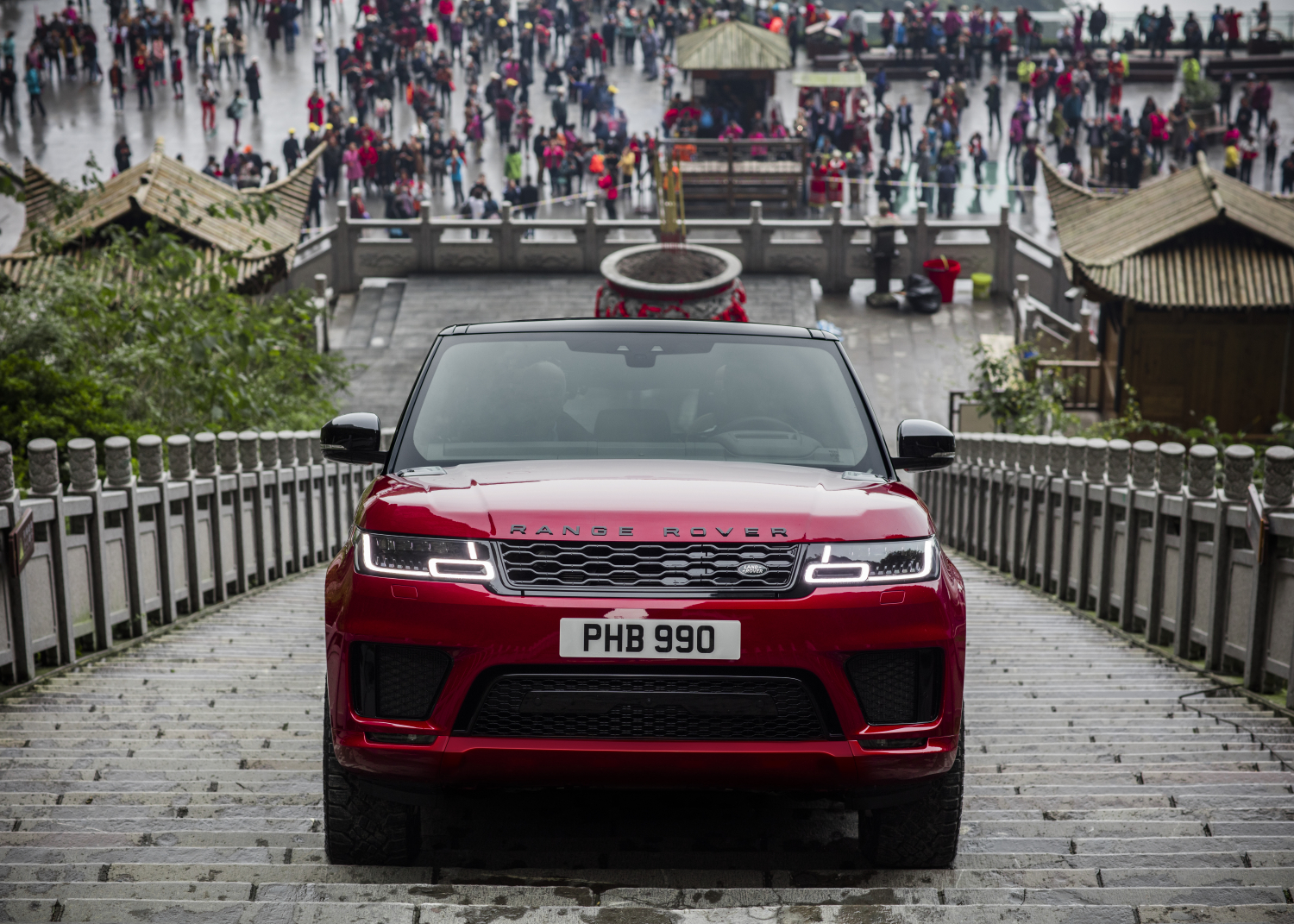 RANGE ROVER SPORT PHEV IS FIRST SUV TO CLIMB TO HEAVEN’S GATE