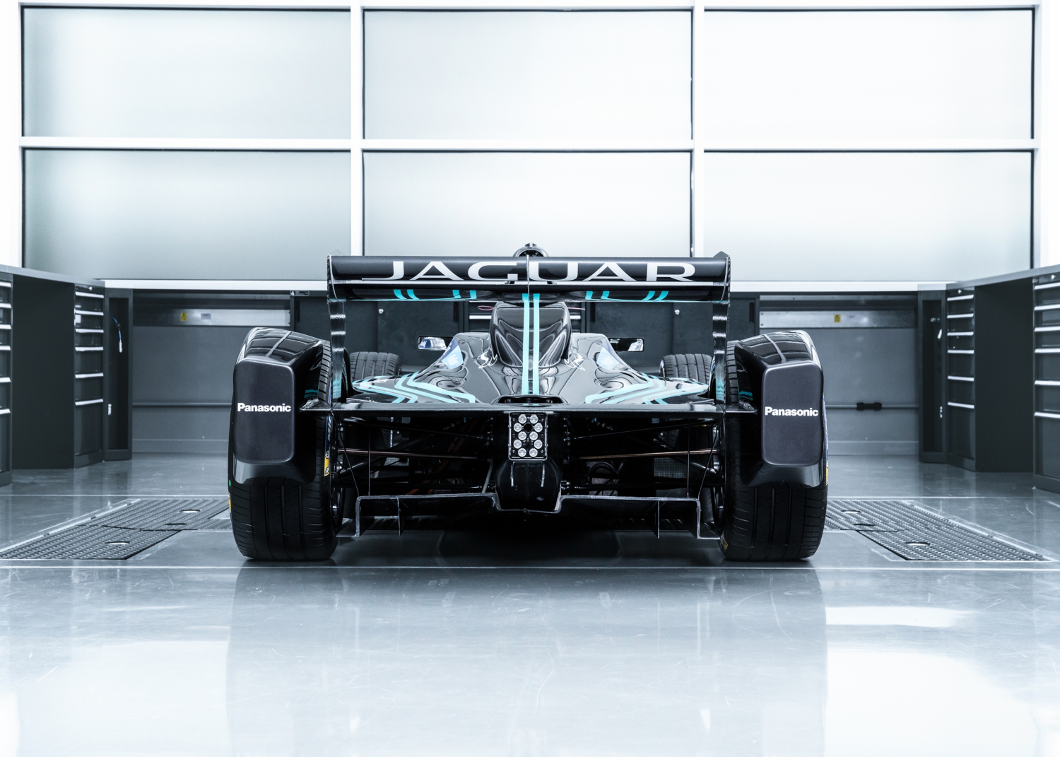 JAGUAR REVIENT À LA COMPÉTITION AVEC LA I-TYPE ET SON EQUIPE COMPOSEE D’ADAM CARROLL, MITCH EVANS, HO-PIN TUNG ET PANASONIC