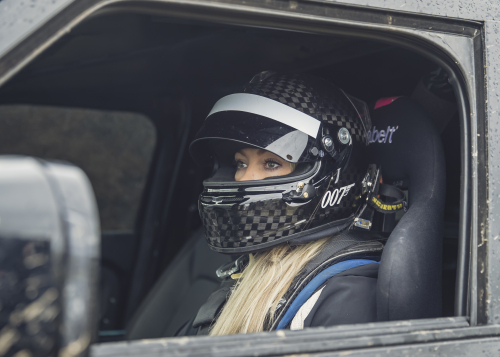  NEW DEFENDER FACES TOUGHEST TEST IN JAMES BOND MOVIE, NO TIME TO DIE