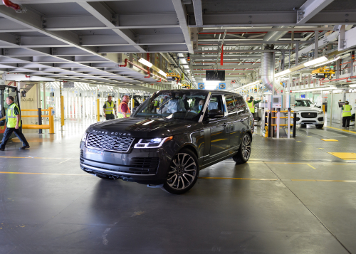 FIRST RANGE ROVER MADE UNDER SOCIAL DISTANCING MEASURES COMES OFF JAGUAR LAND ROVER’S SOLIHULL PRODUCTION LINE