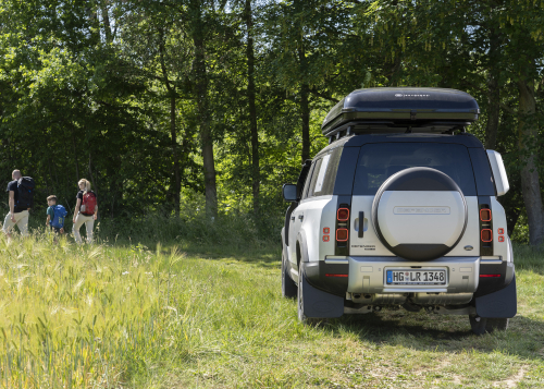  LAND ROVER AND AUTOHOME CREATE RUGGED ROOF TENT FOR NEW DEFENDER 