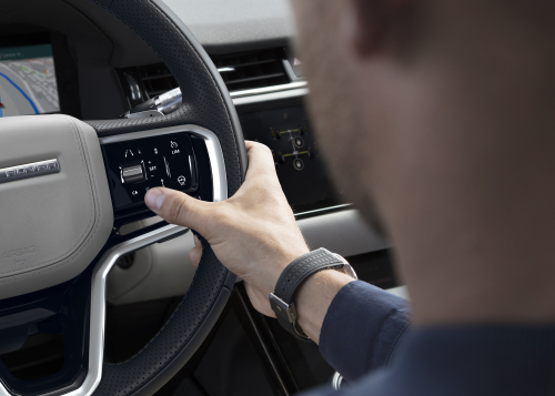 RANGE ROVER EVOQUE - THE MOST CONNECTED COMPACT SUV