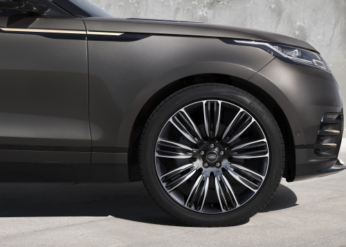 RANGE ROVER VELAR AURIC EDITION 
