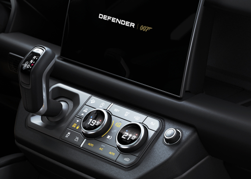 INTERIOR DETAIL - DEFENDER V8 BOND EDITION
