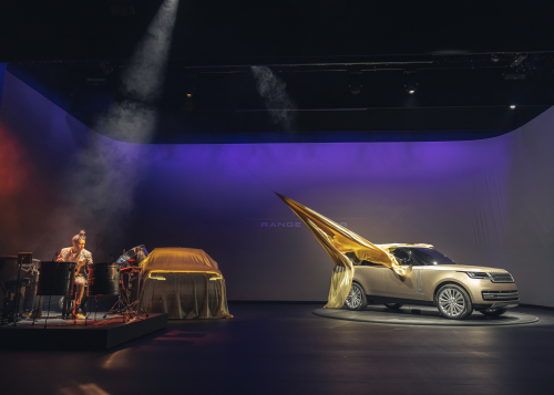 WORLD PREMIERE - THE NEW RANGE ROVER IS UNVEILED