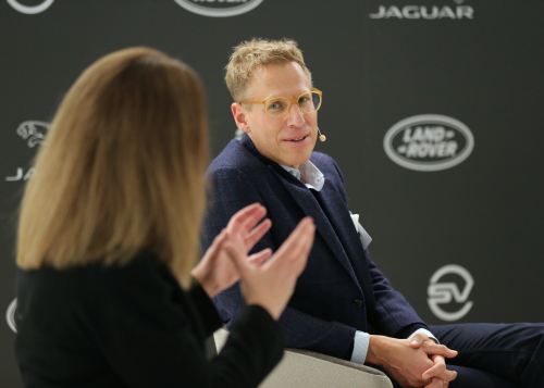 Jaguar Land Rover präsentiert den Geschäftsbereich Special Vehicle Operations und den neuen Range Rover mit hochkarätigen Gesprächspartnern