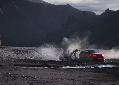 NEW RANGE ROVER SPORT REVEALED WITH EPIC SPILLWAY CLIMB