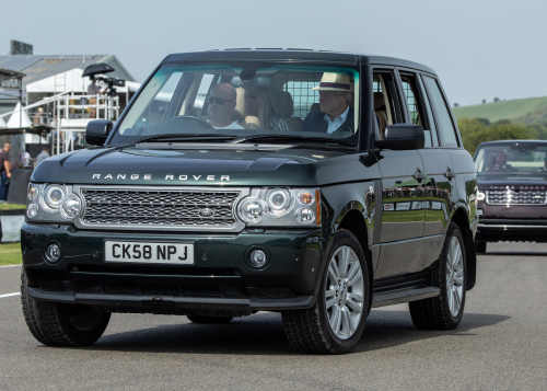 JLR HONOURS QUEEN ELIZABETH II WITH UNIQUE GOODWOOD REVIVAL PARADE 