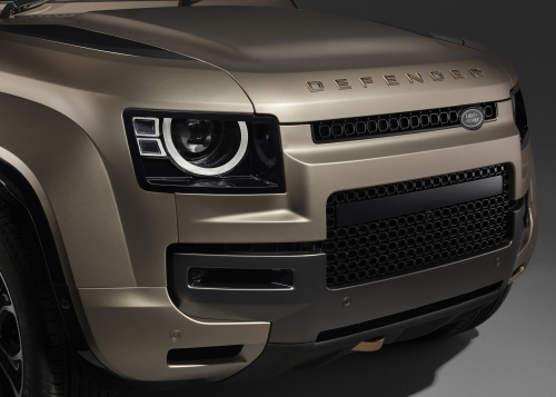 INTRODUCING DEFENDER OCTA   THE NEW MASTER OF EXTREME PERFORMANCE ON- AND OFF-ROAD 