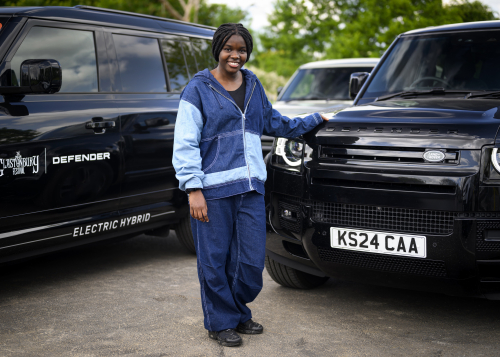 DEFENDER TEAMS UP WITH GLASTONBURY, LEADING THE WAY FOR ENVIRONMENTALLY CONSCIOUS FESTIVALS 