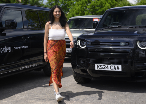 DEFENDER TEAMS UP WITH GLASTONBURY, LEADING THE WAY FOR ENVIRONMENTALLY CONSCIOUS FESTIVALS 