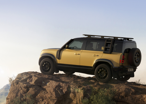 DEFENDER TROPHY EDITION: AN EPIC ADVENTURE HERO | Land Rover Media