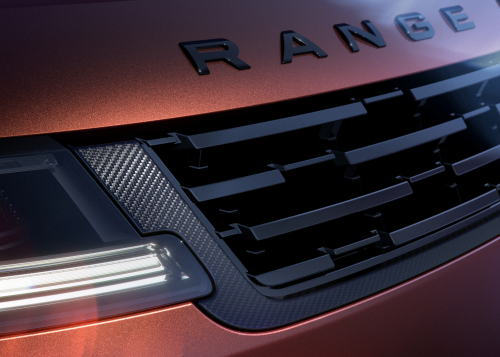DER NEUE RANGE ROVER SPORT SV CARBON KOMPLETTIERT DIE REIHE DER DYNAMISCHEN PERFORMANCE- UND LUXUS-SPITZENMODELLE