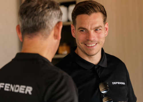DEFENDER RALLY ABSOLVIERT HARTE SAHARA-ERPROBUNG DES ERSTEN WETTBEWERBS-DEFENDER DAKAR D7X-R* – TEAMCHEF ERNANNT