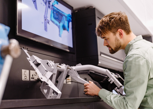 JLR führt neue Armaturenbrett-Sicherheitsstruktur ein und spart jährlich mehr als 50.000 Tonnen CO₂ ein