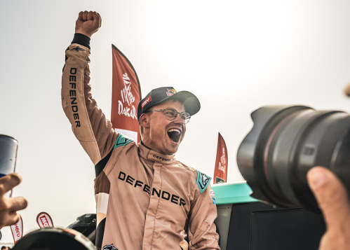 LA DEFENDER RALLY SCRIVE LA STORIA CON UN DEBUTTO VITTORIOSO ALLA DAKAR