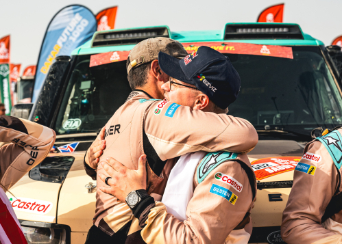 LA DEFENDER RALLY SCRIVE LA STORIA CON UN DEBUTTO VITTORIOSO ALLA DAKAR