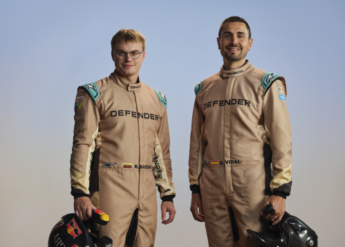 DEFENDER RALLY PROSEGUE SULL’ONDA DELLA STORICA VITTORIA ALLA DAKAR CON TRE VETTURE AL VIA DEL BP ULTIMATE RALLY-RAID PORTUGAL 