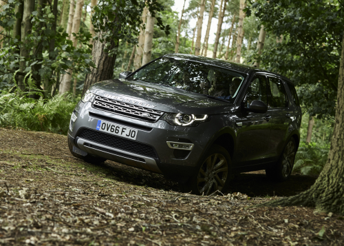 LAND ROVER AND THE PRINCE’S COUNTRYSIDE FUND HELP YOUNG FARMERS SOW SEEDS FOR SUCCESS WITH VEHICLE BURSARY