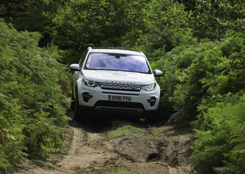LAND ROVER AND THE PRINCE’S COUNTRYSIDE FUND HELP YOUNG FARMERS SOW SEEDS FOR SUCCESS WITH VEHICLE BURSARY