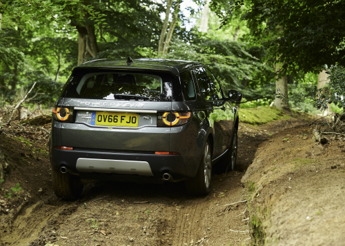 LAND ROVER AND THE PRINCE’S COUNTRYSIDE FUND HELP YOUNG FARMERS SOW SEEDS FOR SUCCESS WITH VEHICLE BURSARY