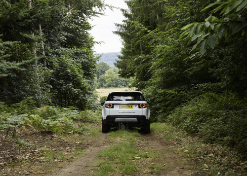 LAND ROVER AND THE PRINCE’S COUNTRYSIDE FUND HELP YOUNG FARMERS SOW SEEDS FOR SUCCESS WITH VEHICLE BURSARY